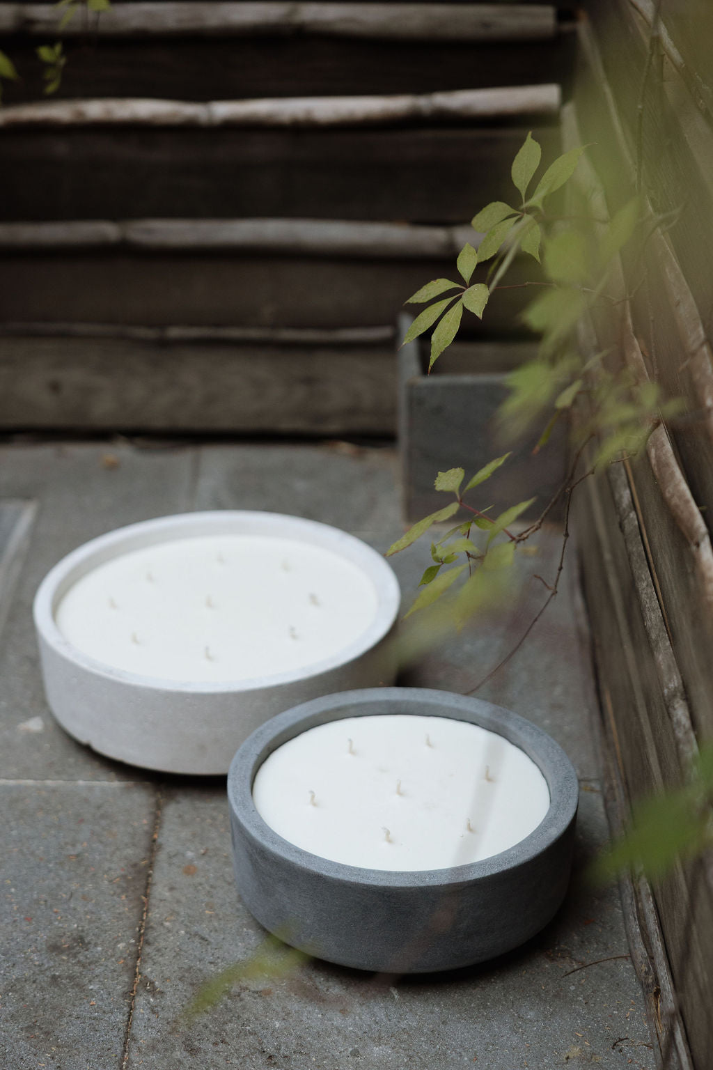 KOLÓS concrete candle medium — Sacred Ash
