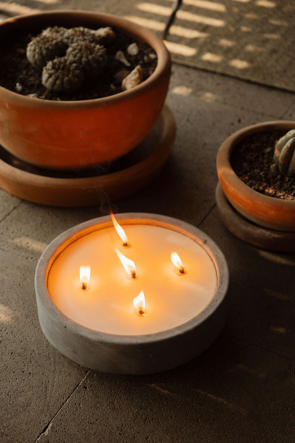 KOLÓS concrete candle extra large — Sacred Ash