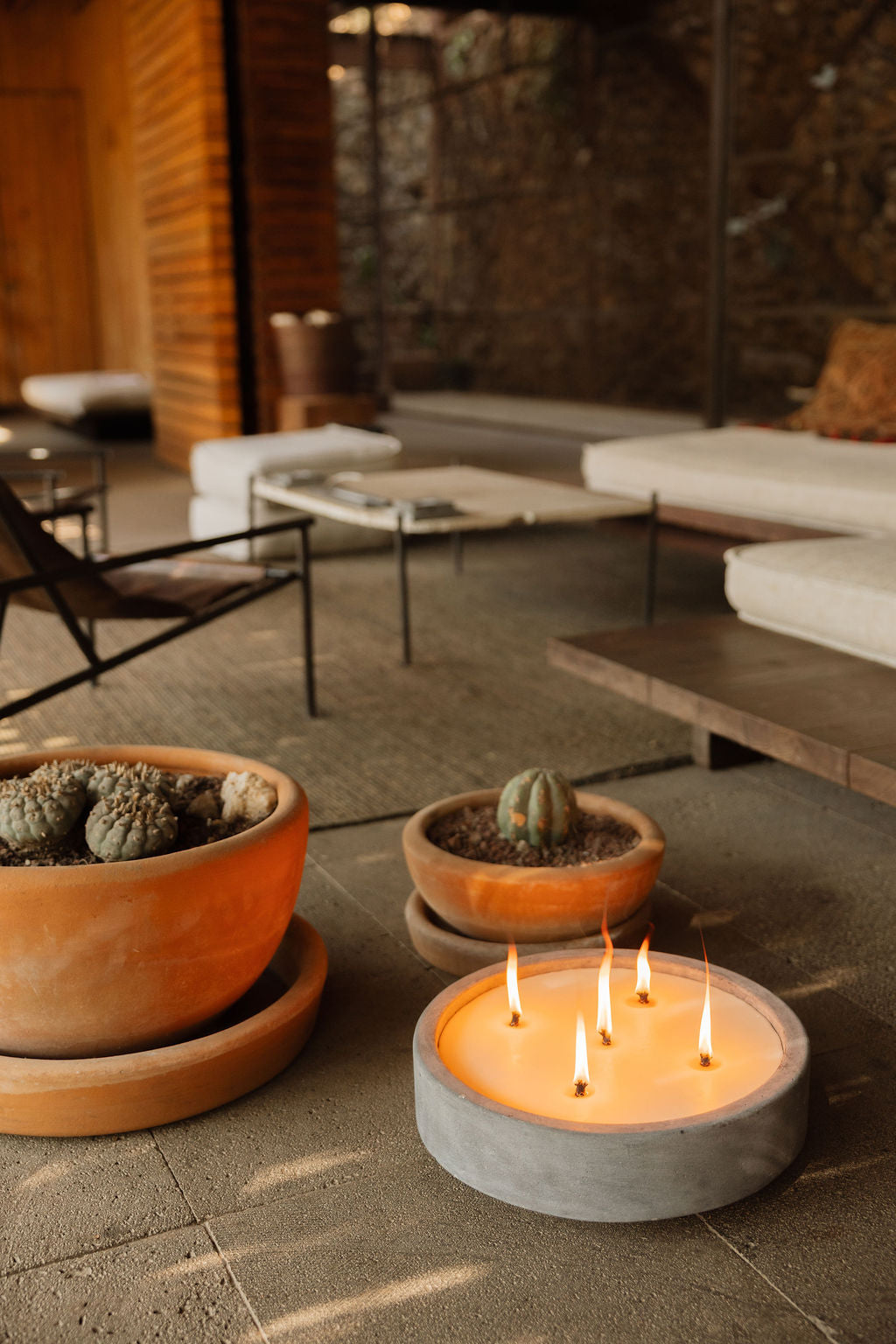 KOLÓS concrete candle extra large — Sacred Ash