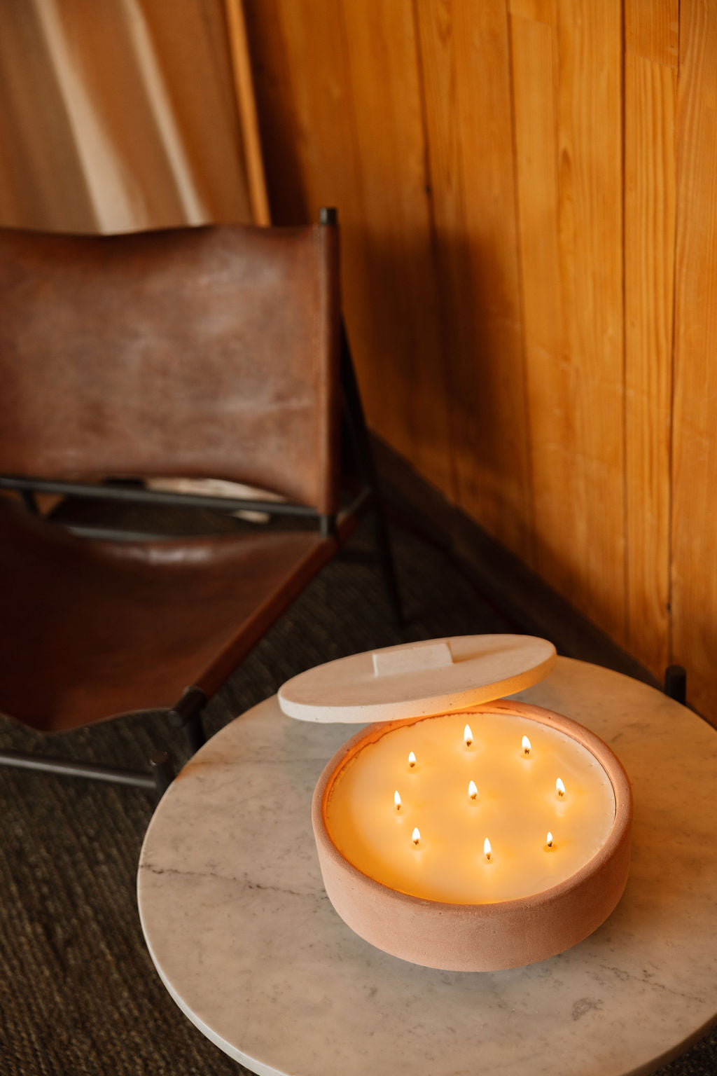 KOLÓS concrete candle large — Adobe Haze