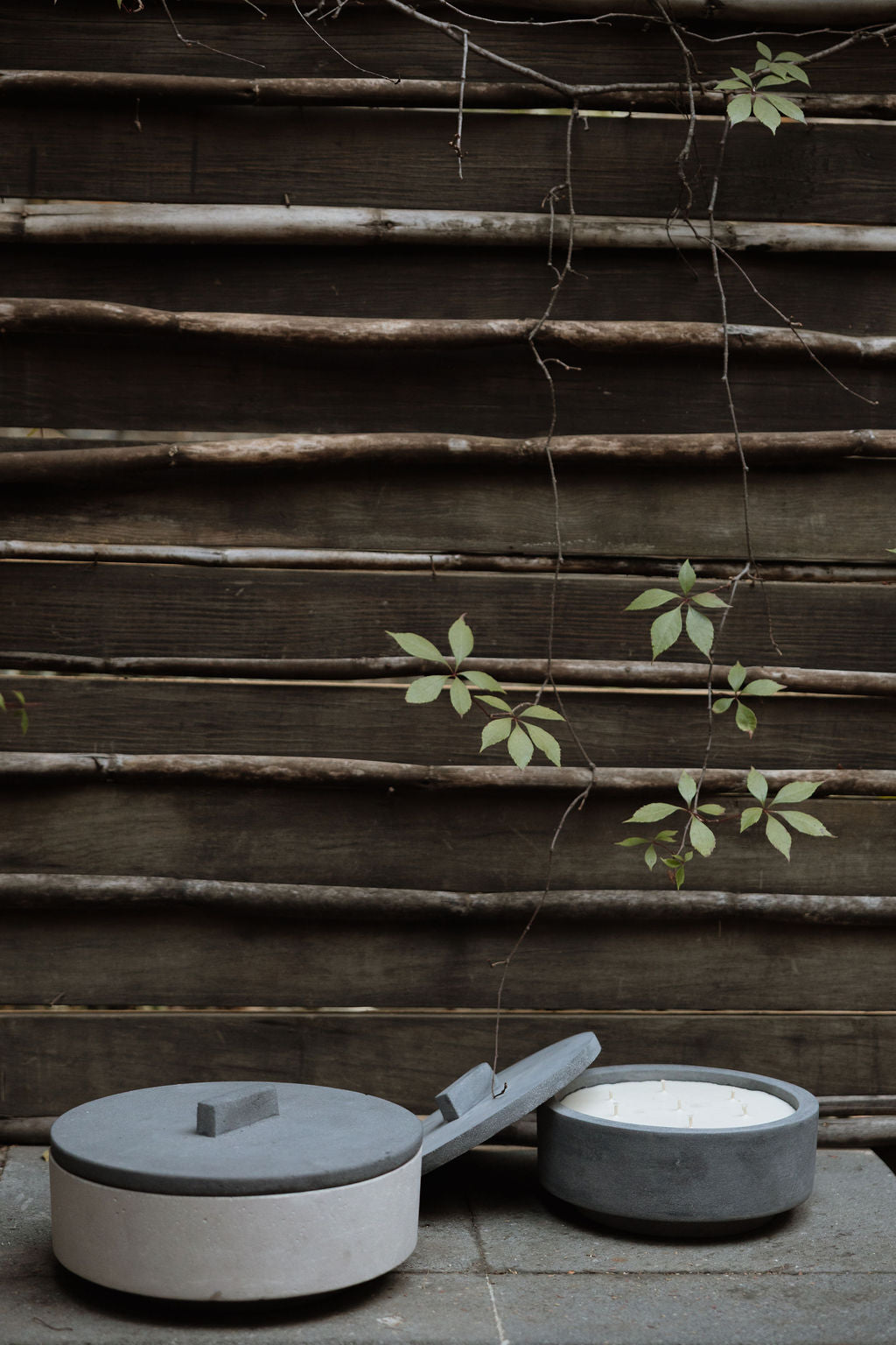 KOLÓS concrete candle medium — Sacred Ash