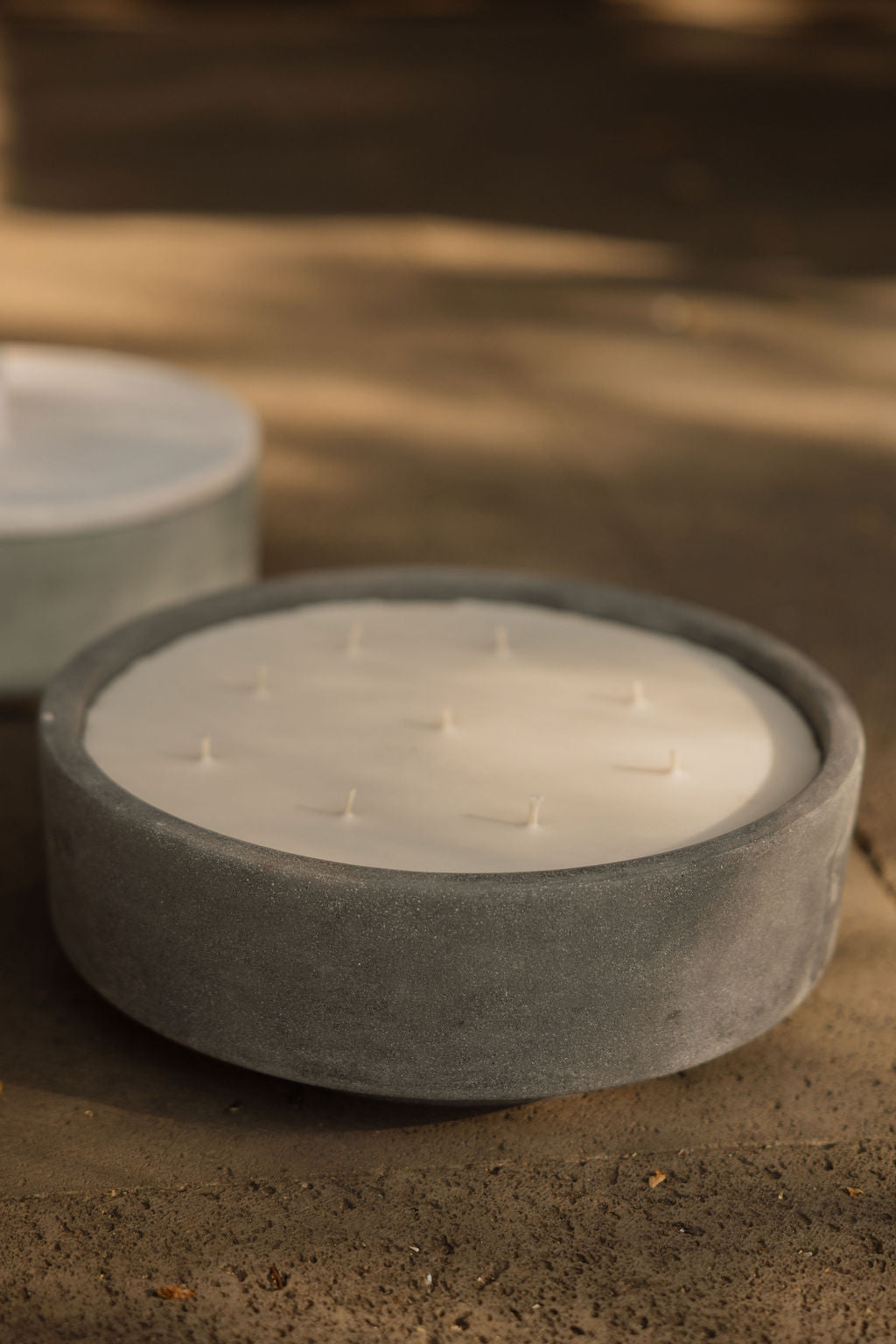 KOLÓS concrete candle large — Sacred Ash