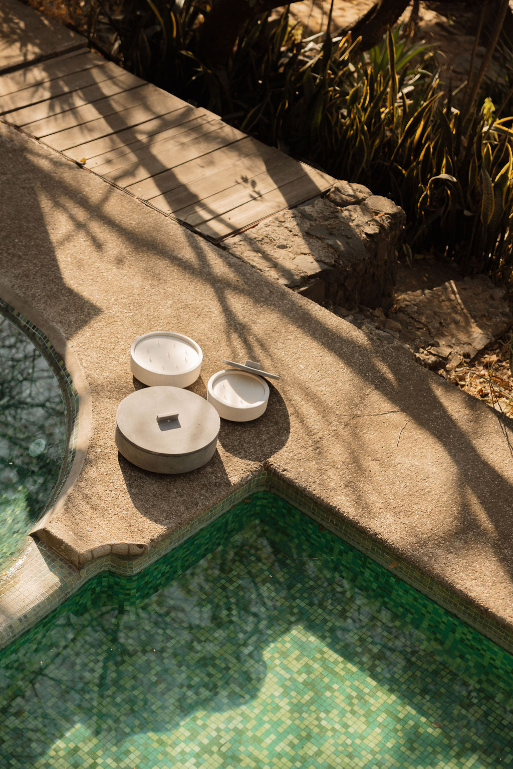 KOLÓS concrete candle extra large — Sacred Ash