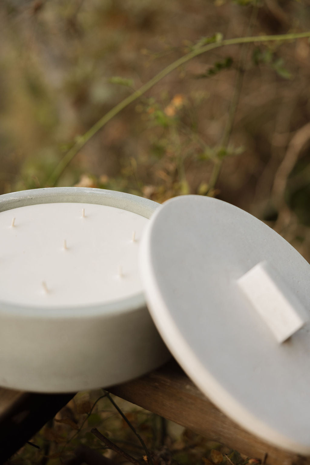 KOLÓS concrete candle medium — Agave Mist