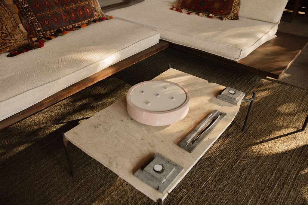 KOLÓS concrete candle extra large — Adobe Haze